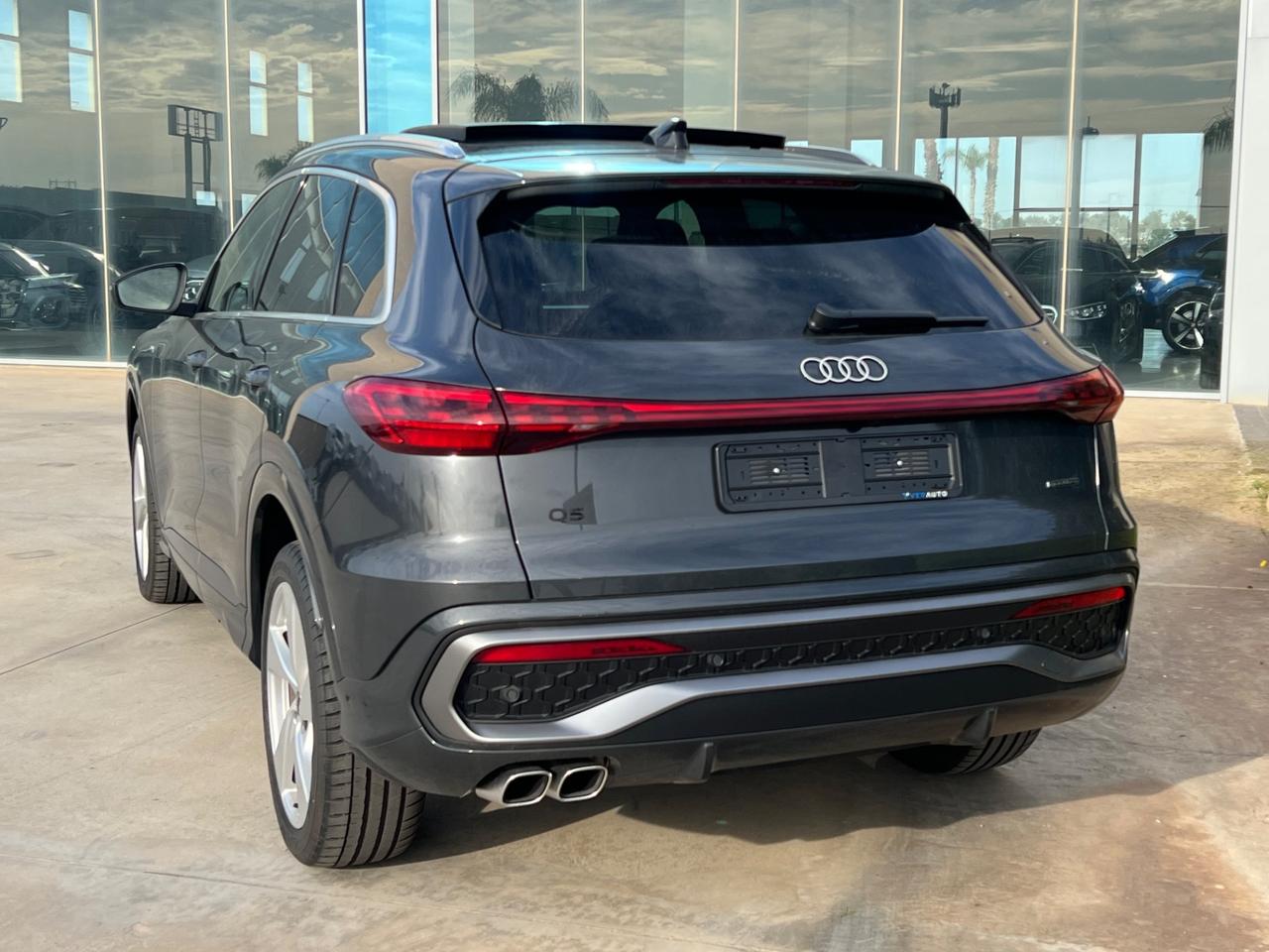 Audi Q5 Sline quattro offerta T-Stock prezzo imperdibile