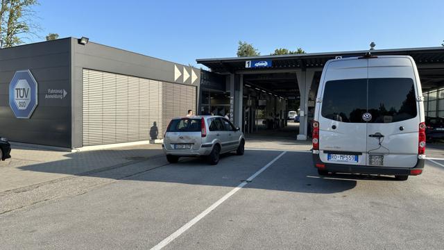 BMW X5 OMOLOGAZIONE AUTO DUBAI USA IMMATRICOLAZIONE