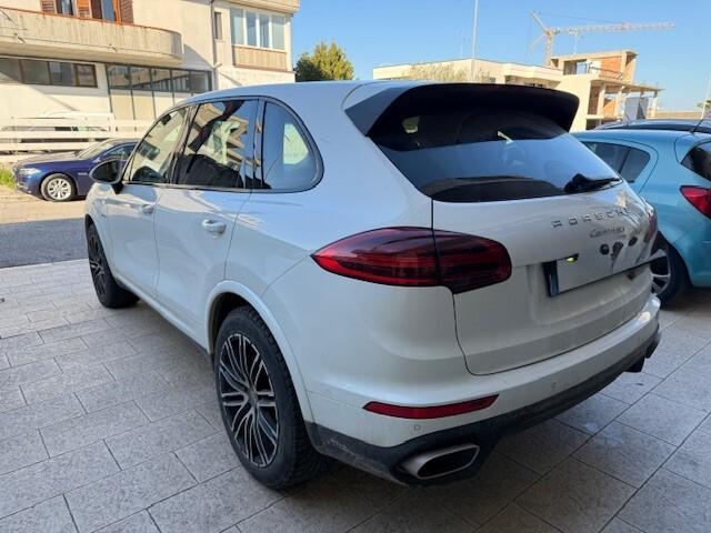 Porsche Cayenne 3.0 Diesel Platinum Edition cv 250