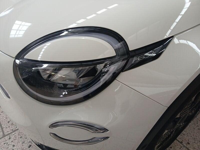 FIAT 600 (2023-->) Hybrid 110 CV DCT MHEV La Prima