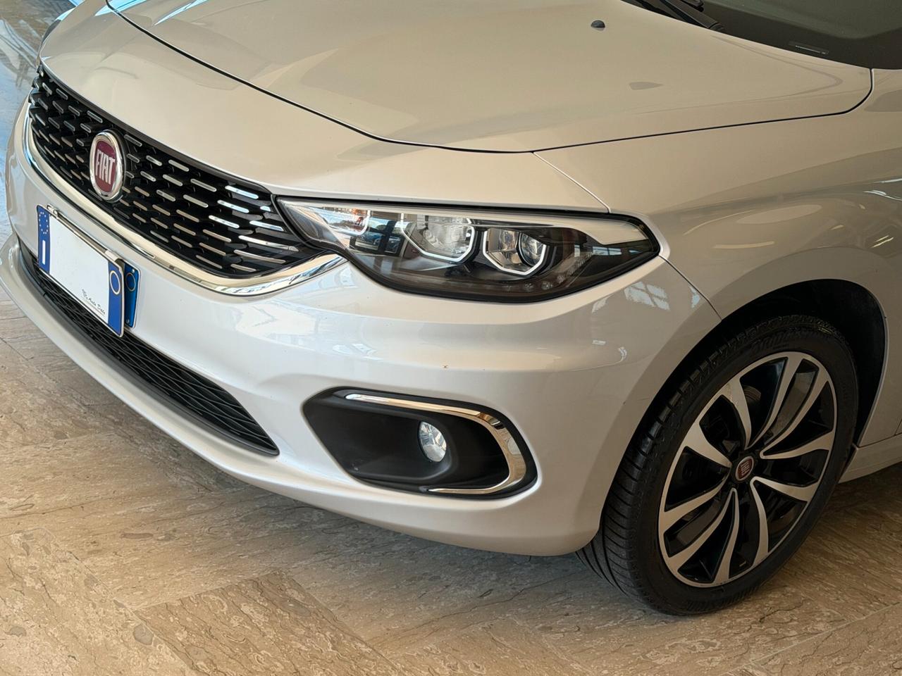 Fiat Tipo 1.6 M.JET 120 cv. 5 porte LOUNGE (Nav)