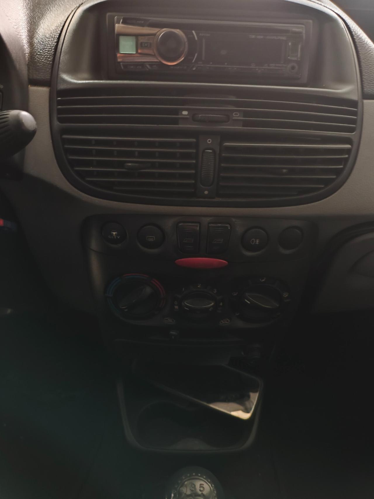 Fiat Punto 1.2i cat 3 porte EL
