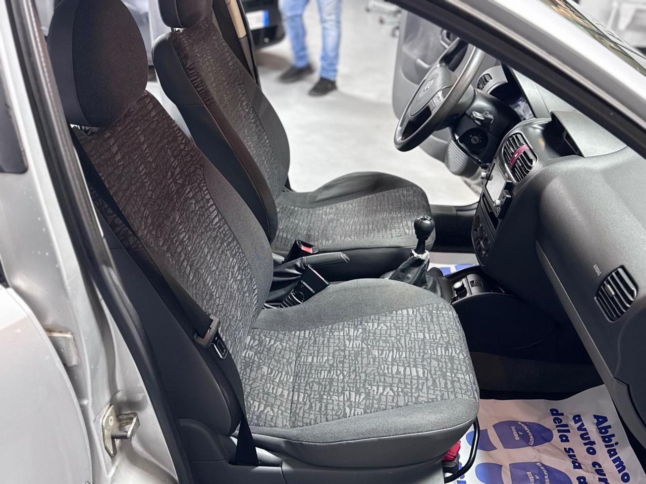 Opel Corsa 1.2i 16V Benzina 75cv 111.000km