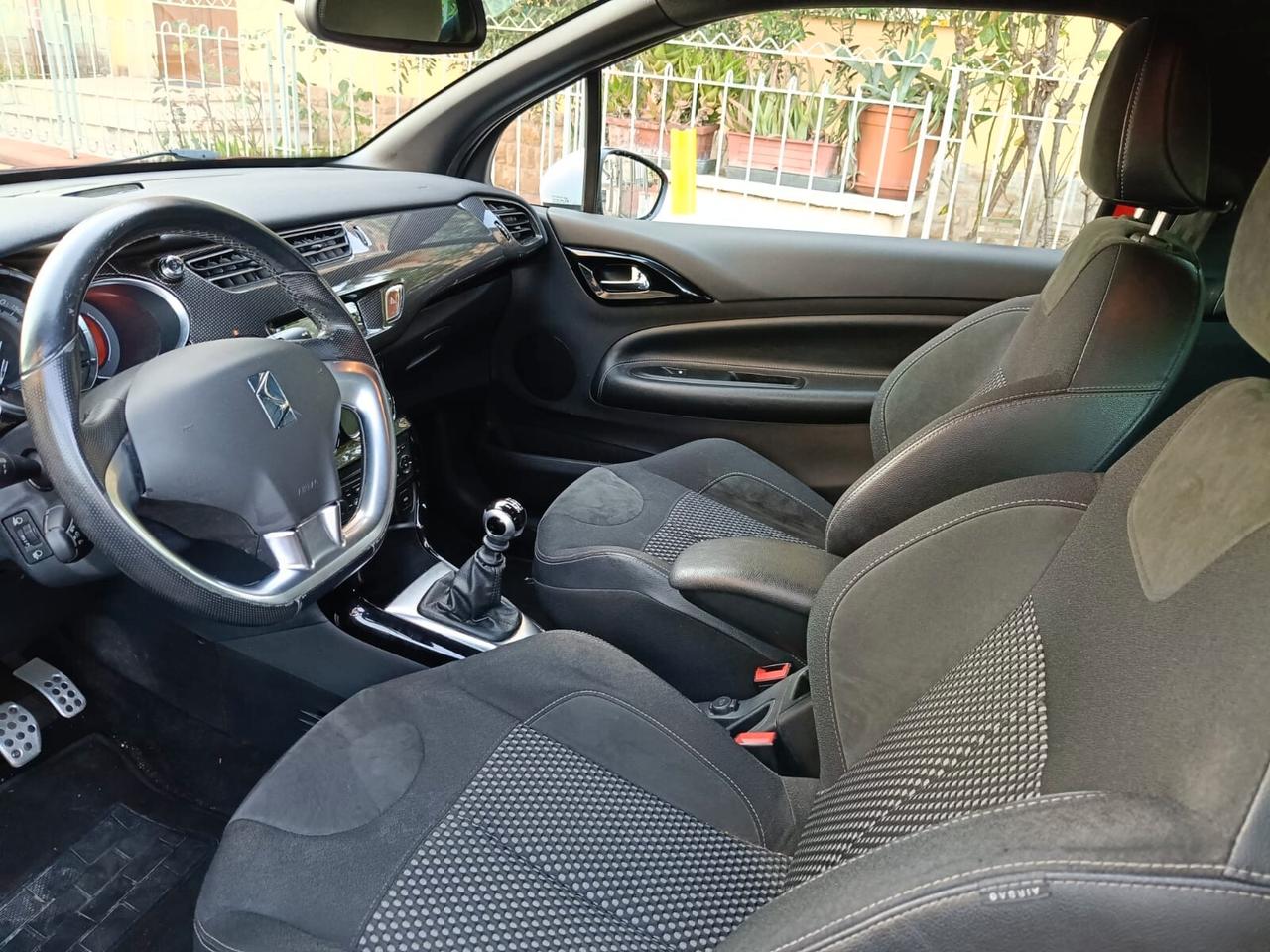 Citroen DS3 1.6 BENZINA 156CV