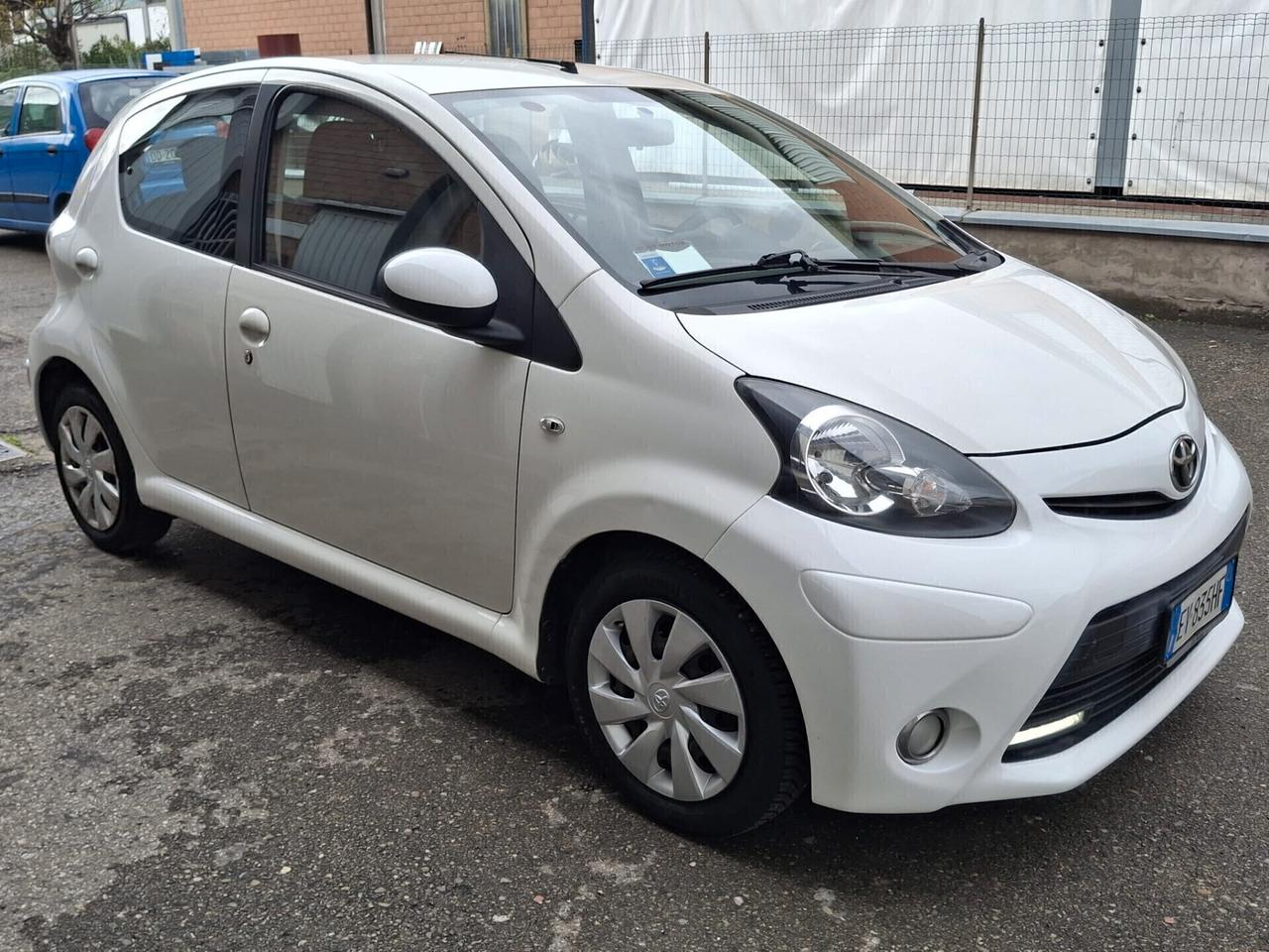 Toyota Aygo 1.0 12V VVT-i 5 porte Cool Soda Connect