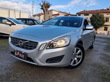 VOLVO - V60 - D2 Summum
