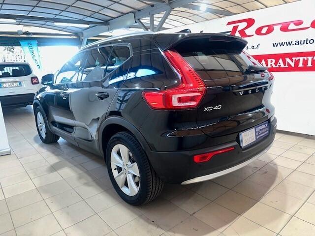 Volvo XC40 B3 automatico Core