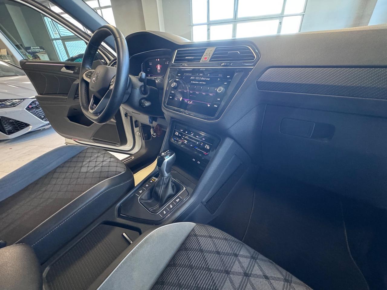 VOLKSWAGEN TIGUAN MY2023 2.0 TDI DSG RLINE