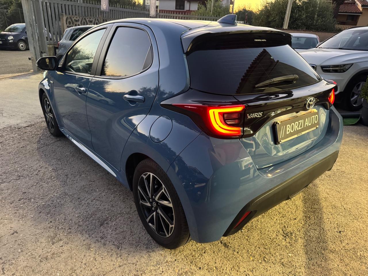 Toyota Yaris 1.5 Hybrid PROMO! FULL LED!