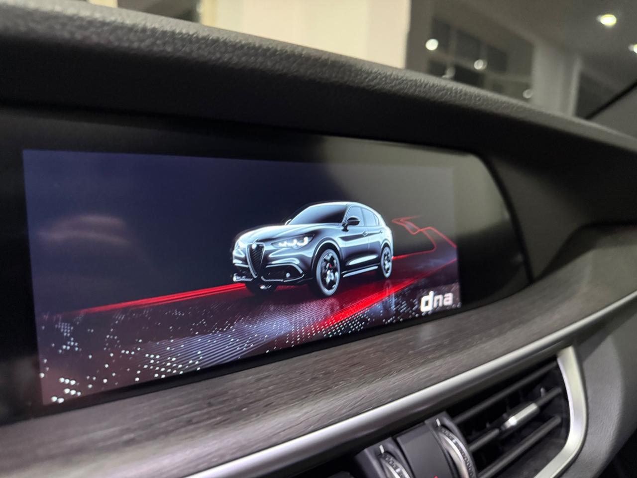 Alfa Romeo NEW Stelvio 210CV AT8 Q4 Ti+R20/TETTO TOP2024