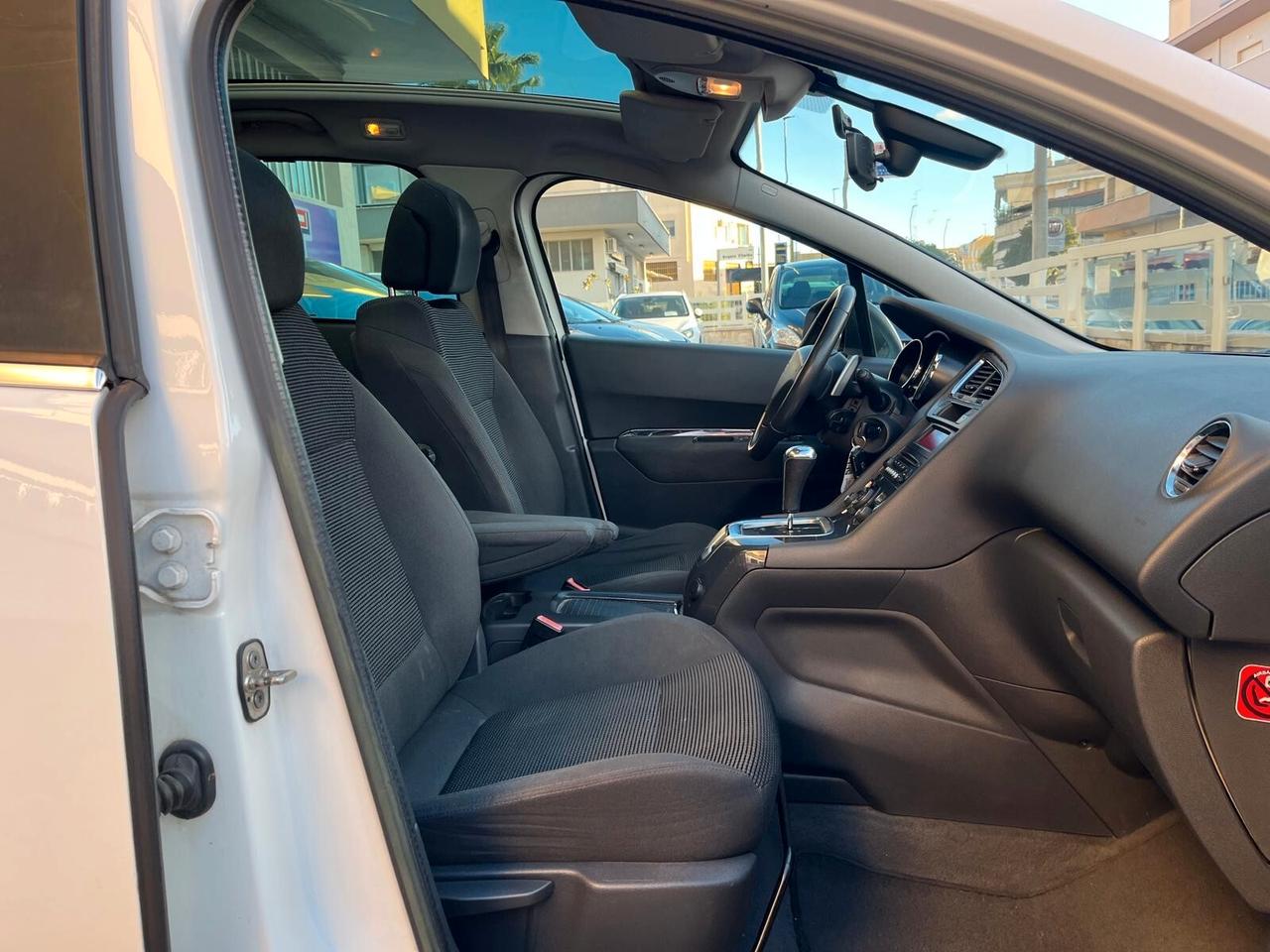 Peugeot 5008 1.6 e-HDi 115CV Stop&Start cambio robotizzato Active