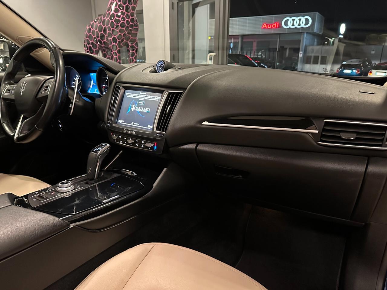 Maserati Levante V6 Diesel AWD Gransport TETTO PANORAMICO