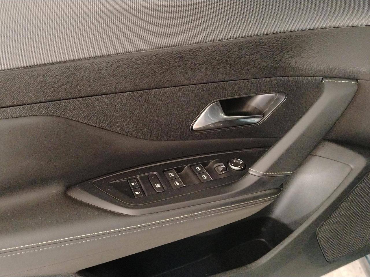 Peugeot 408 1.6 hybrid phev GT 225cv