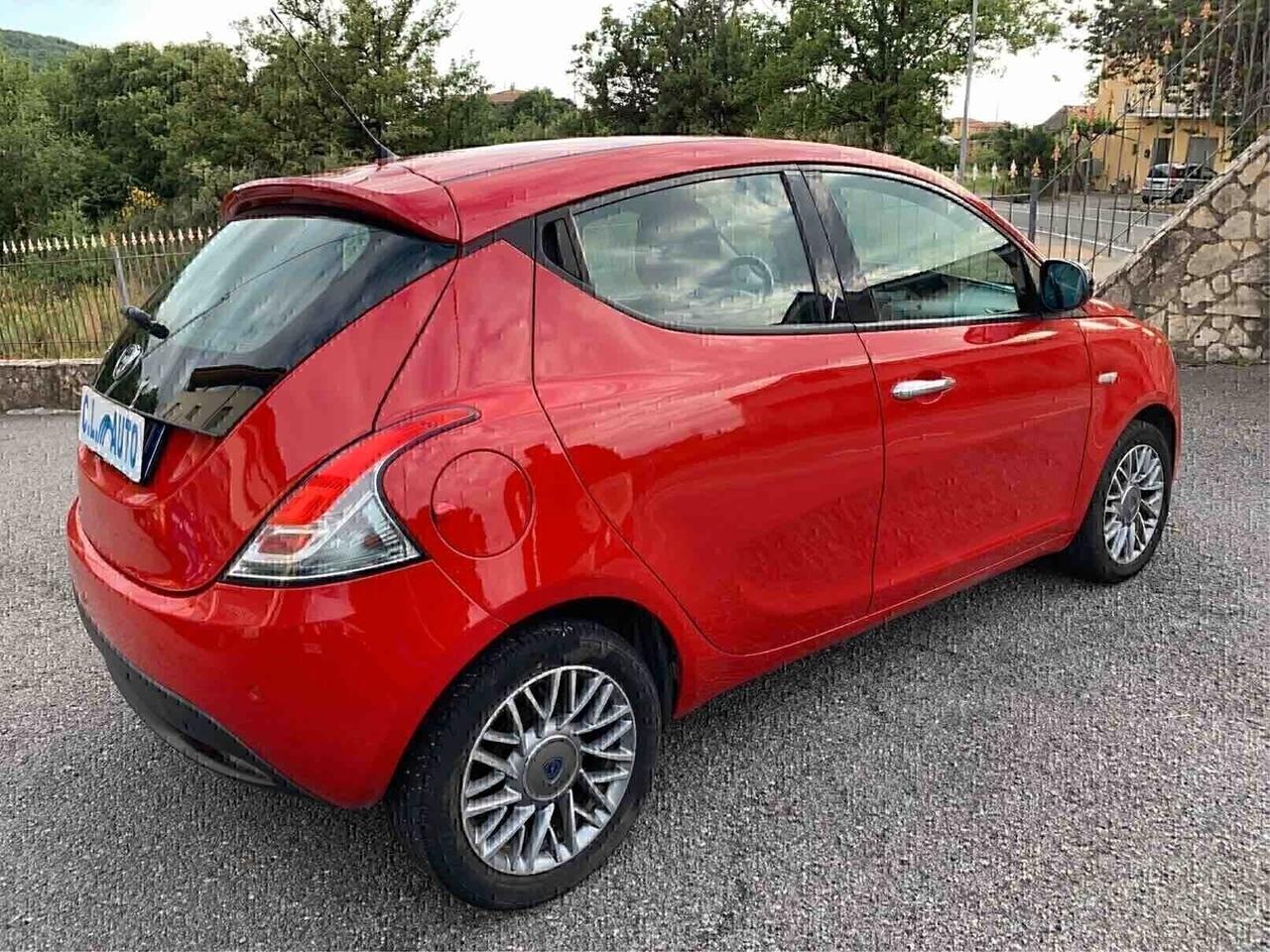 Lancia Ypsilon 0.9 TwinAir 85 CV 5 porte