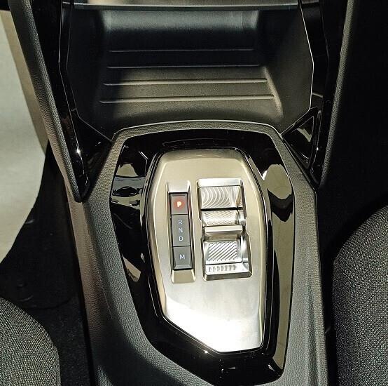 Peugeot 2008 Hybrid 145 e-DCS6 Style