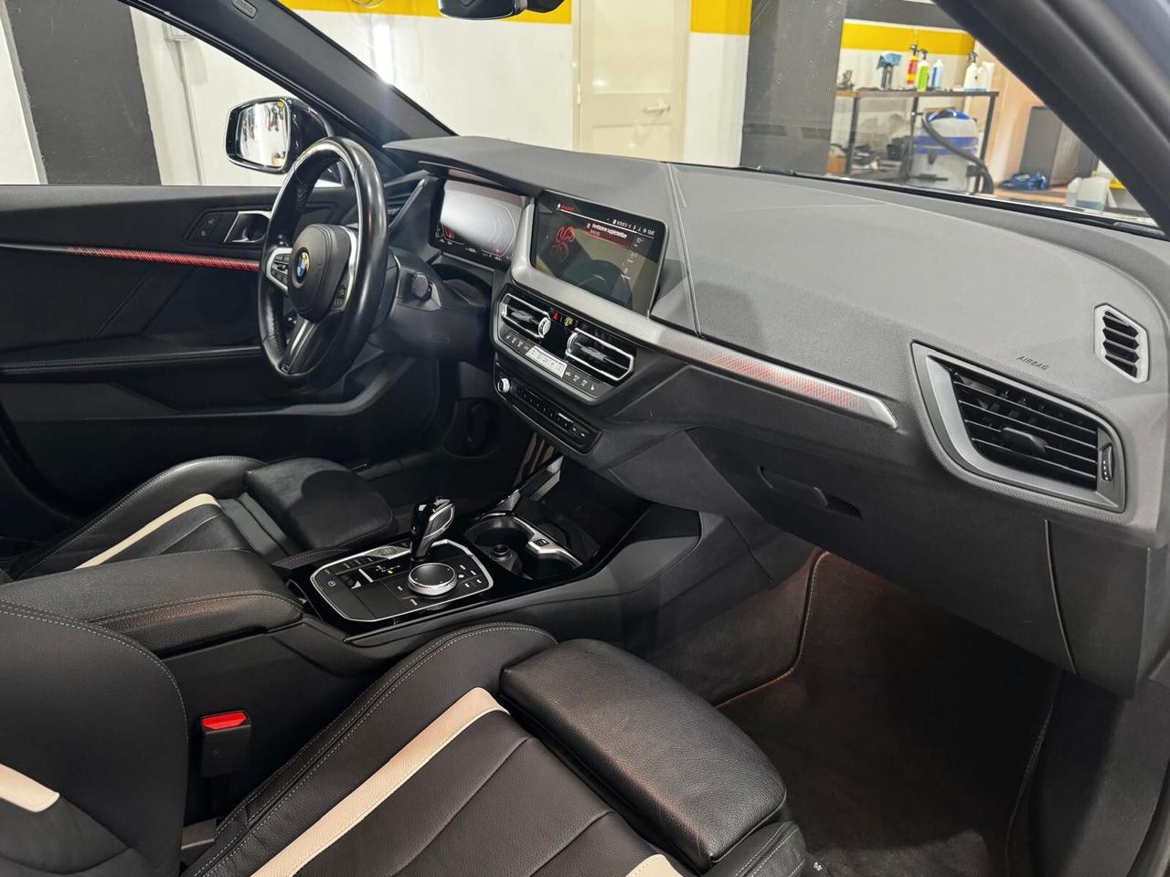 Bmw 118 118d 5p. Msport