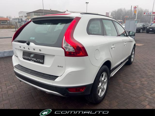 VOLVO XC60 2.4 D 175 CV FWD Geartronic Momentum