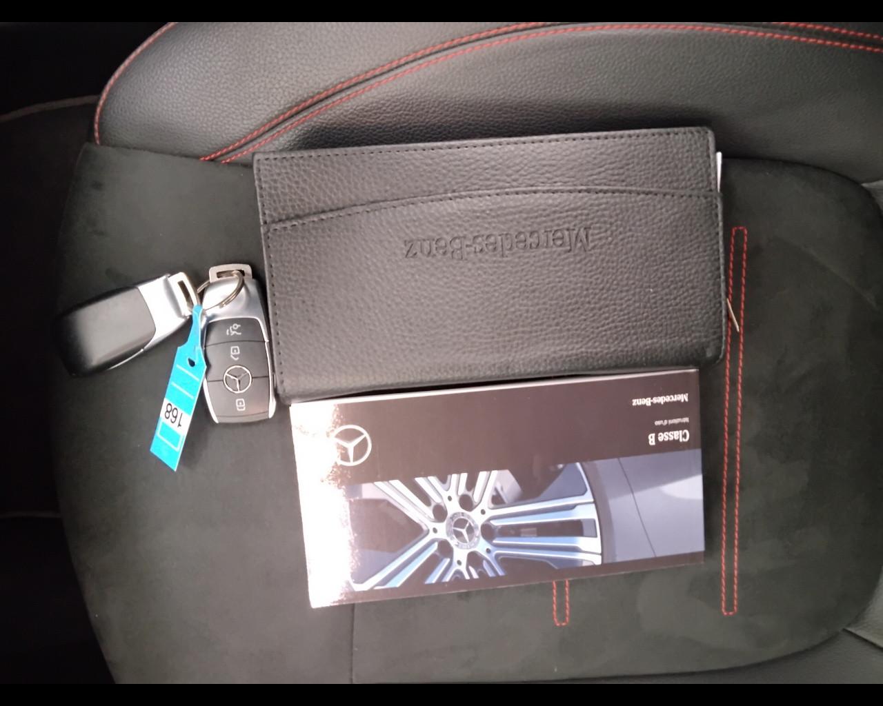 Mercedes-Benz Classe B - W247 2023 - B 180 d AMG Line Advanced Plus auto