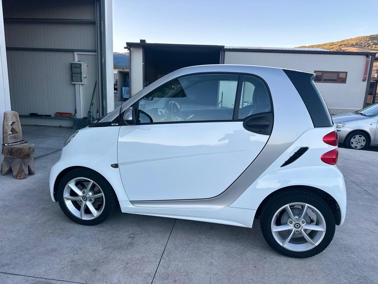 Smart ForTwo 1000 52 kW MHD coupé passion