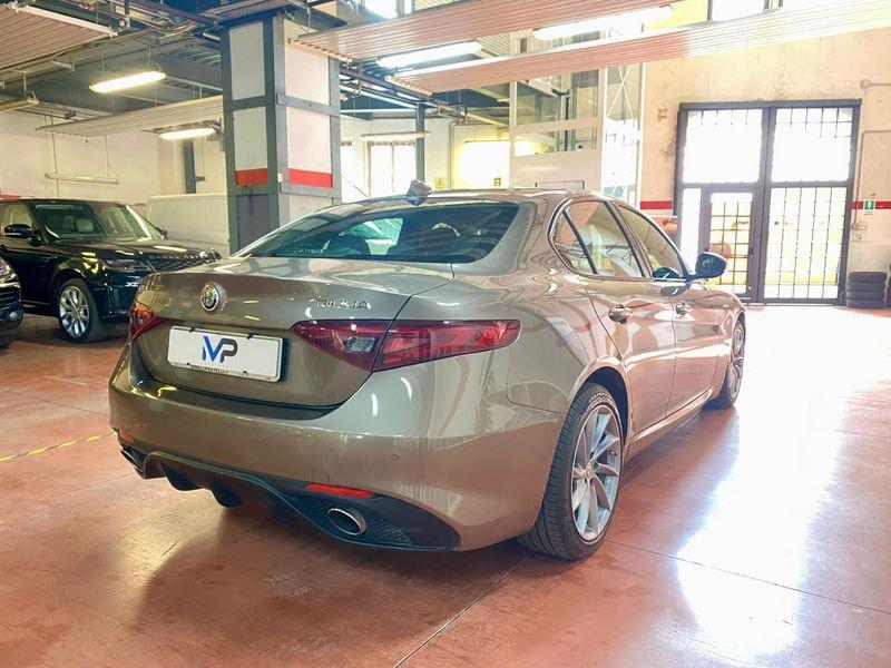 Alfa Romeo Giulia 2.2 Turbodiesel 210 CV AT8 AWD Q4 Veloce