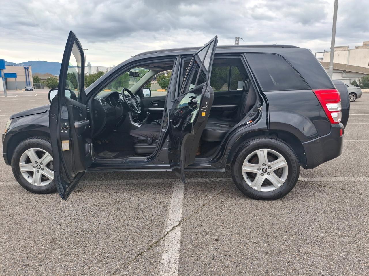 Suzuki Grand Vitara 1.9 DDiS-5 Porte-Executive-Pelle-