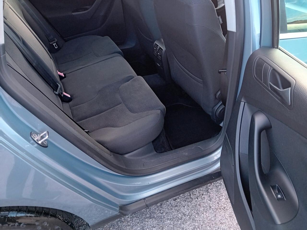Volkswagen Passat 2.0 TDI DPF Var. Comfortline