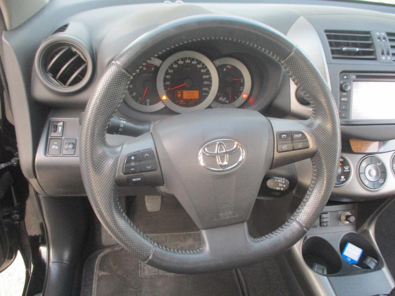 Toyota RAV 4 D-4D 150 CV CON GANGIO TRAINO 2013