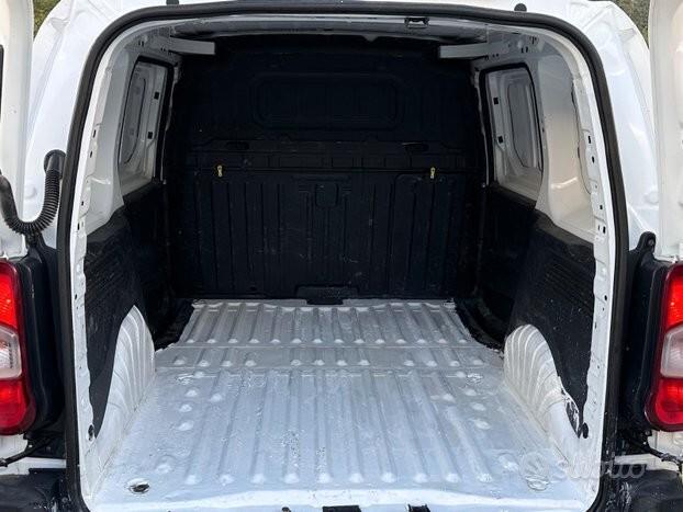 Opel combo 1.5 turbo d 130 cv furg. gancio train