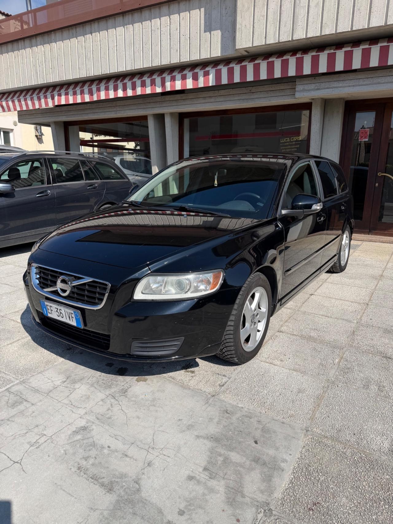 Volvo V50 D2 R-design