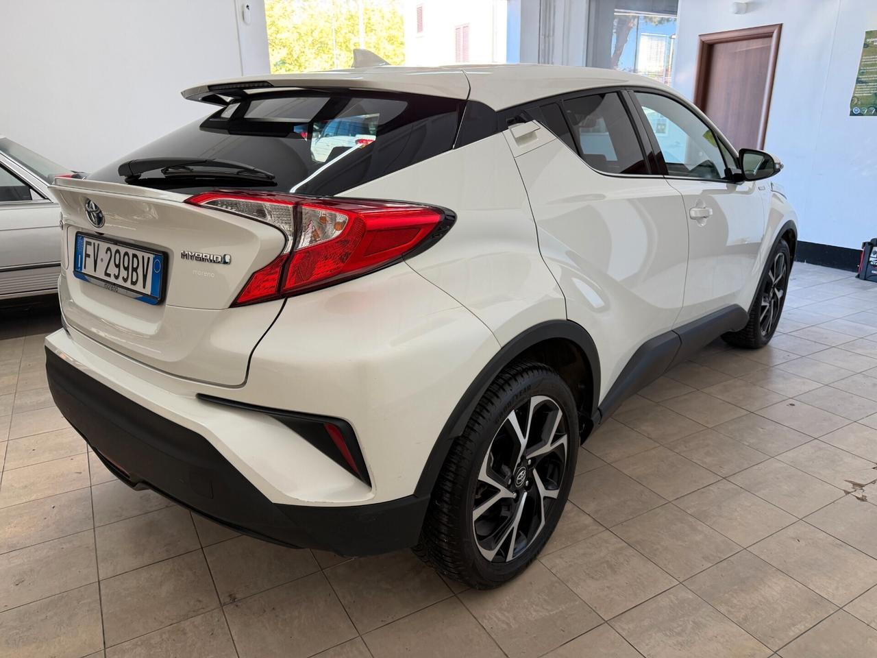 Toyota C-HR 2019 1.8 Hybrid E-CVT Lounge