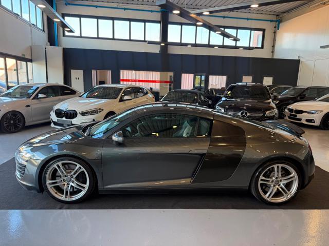 AUDI R8 4.2 V8 FSI quattro R tronic