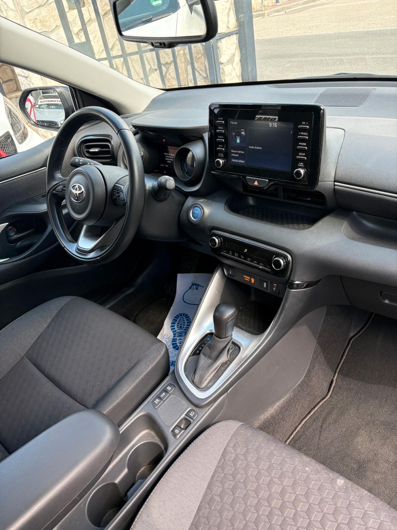 Toyota Yaris 1.5 Hybrid 5 porte Lounge design