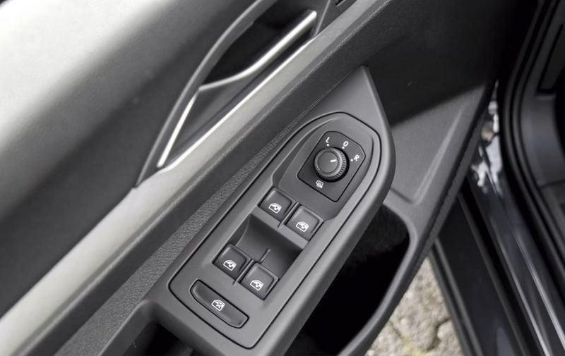 Volkswagen Golf Golf 2.0 TDI 116 CV SCR Life CARPLAY COCKPIT LED NEOPATENTATI