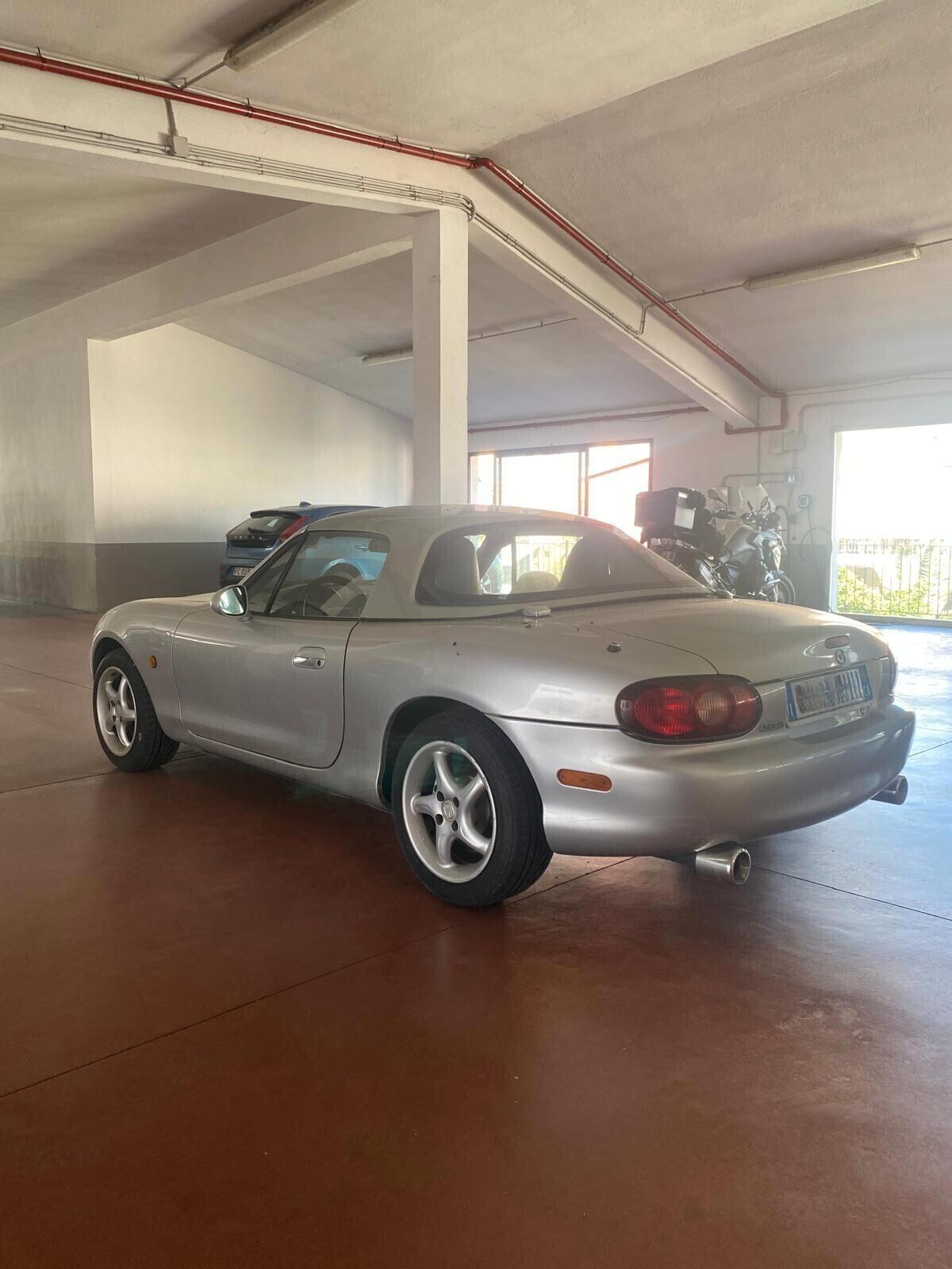 Mazda MX-5 1.6i 16V cat Mid