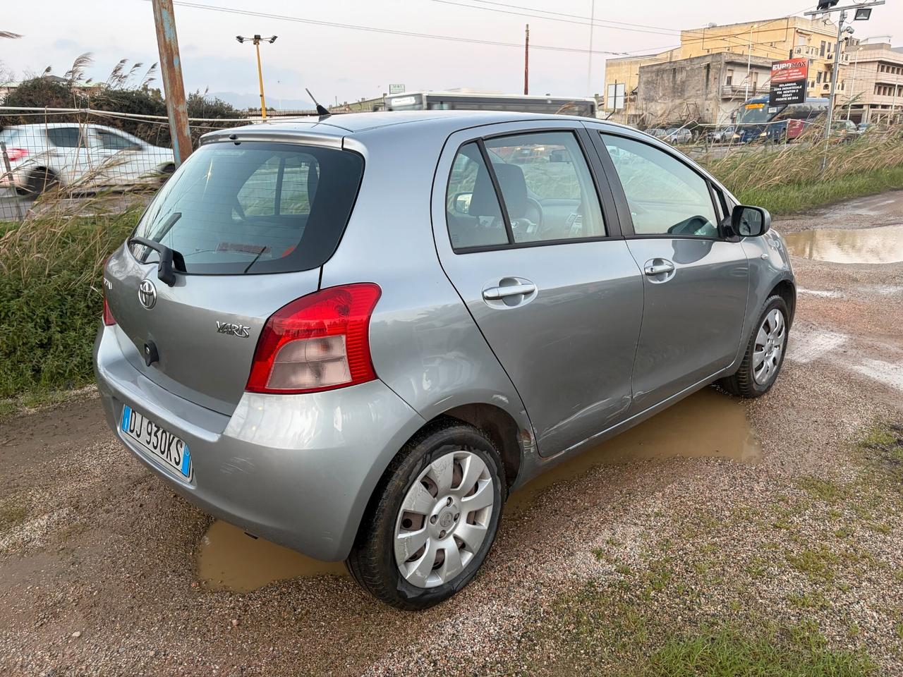 TOYOTA YARIS 1.0 69CV ANNO 2007 ADATTA NEOPATENTATI