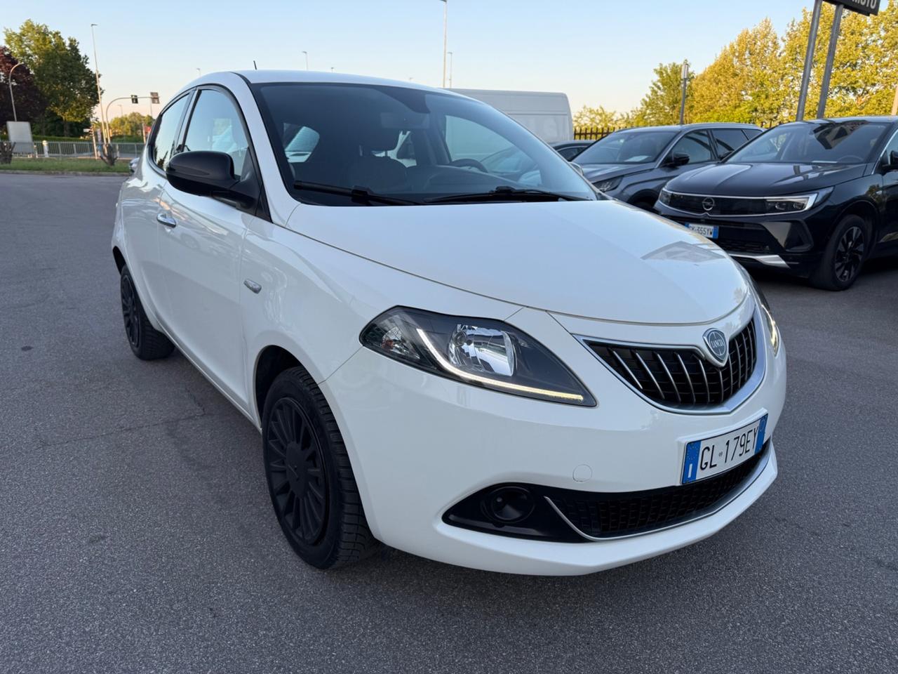Lancia Ypsilon 1.0 69 Cv FireFly 5 porte S&S Hybrid Silver Plus