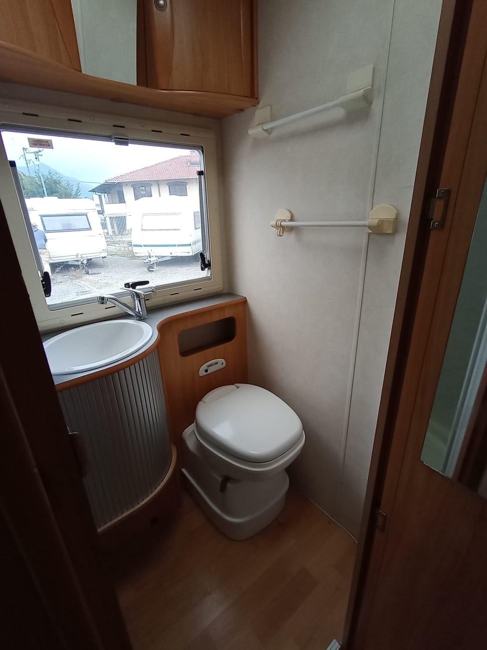 MANSARDATO adria CORAL del 2005 in saldo 733