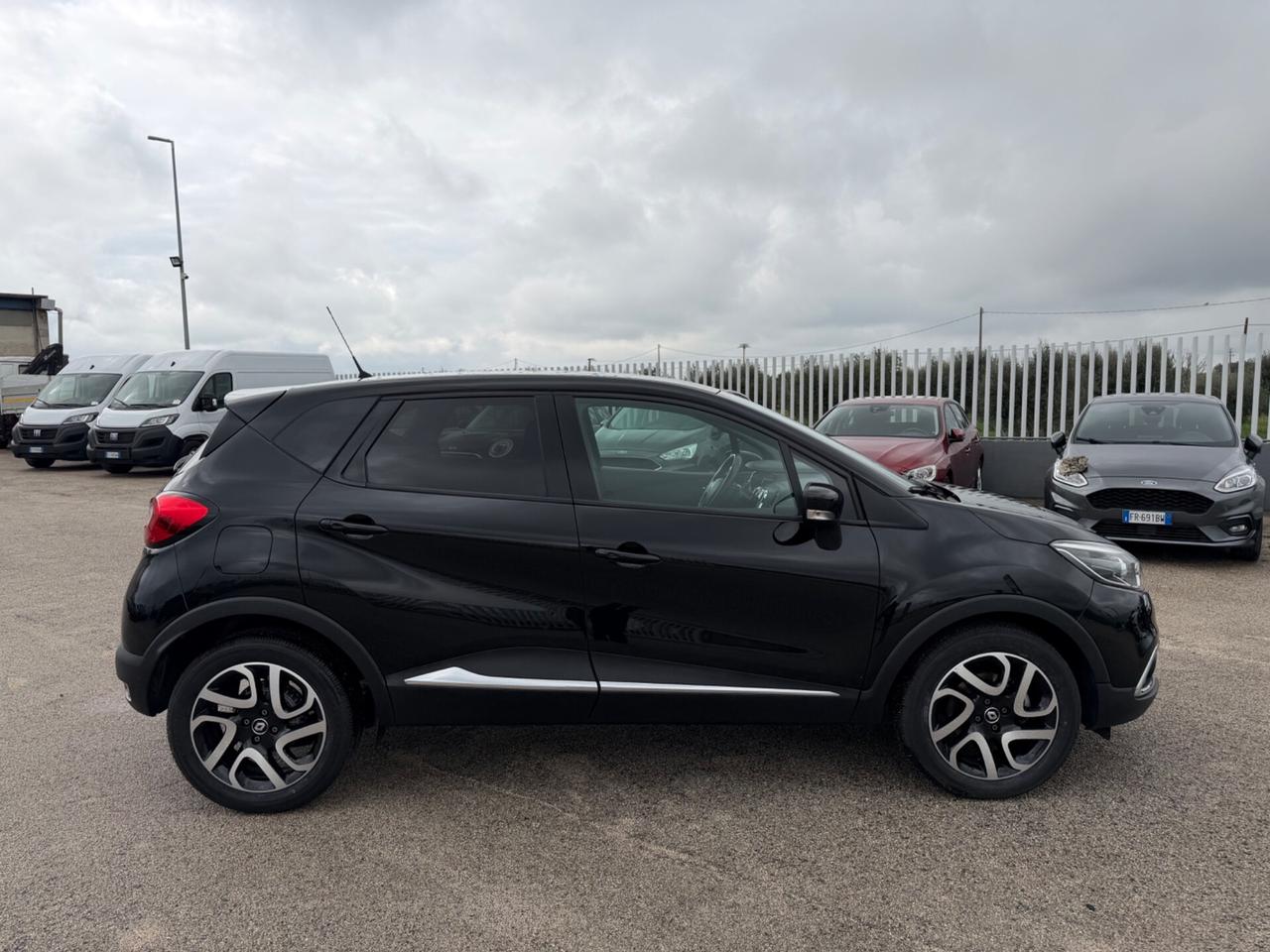 RENAULT CAPTUR 1.2 TCE EDC FULL INTENS MY17