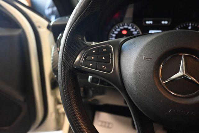 MERCEDES-BENZ GLA 180 D EXECUTIVE AUT.TEL CERCHI 17"VETRI SCURI SED.RISC