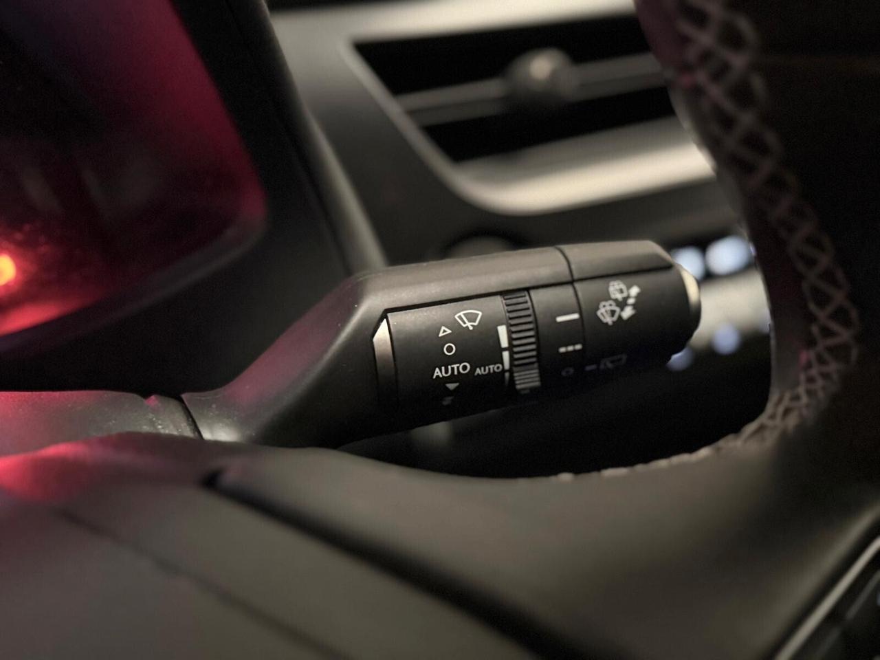 Lexus UX Hybrid Business