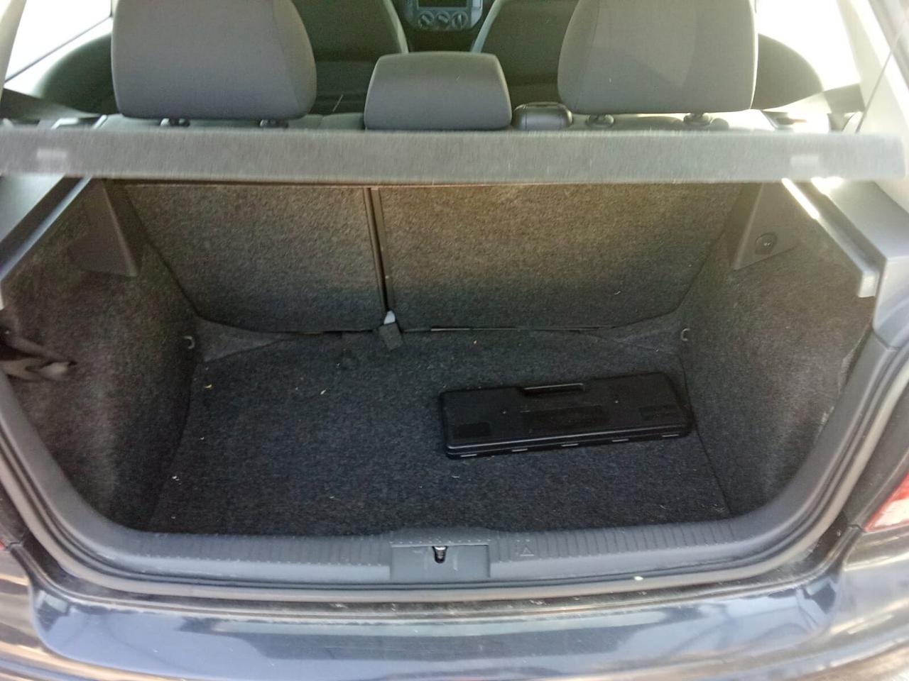 Volkswagen Polo ----
