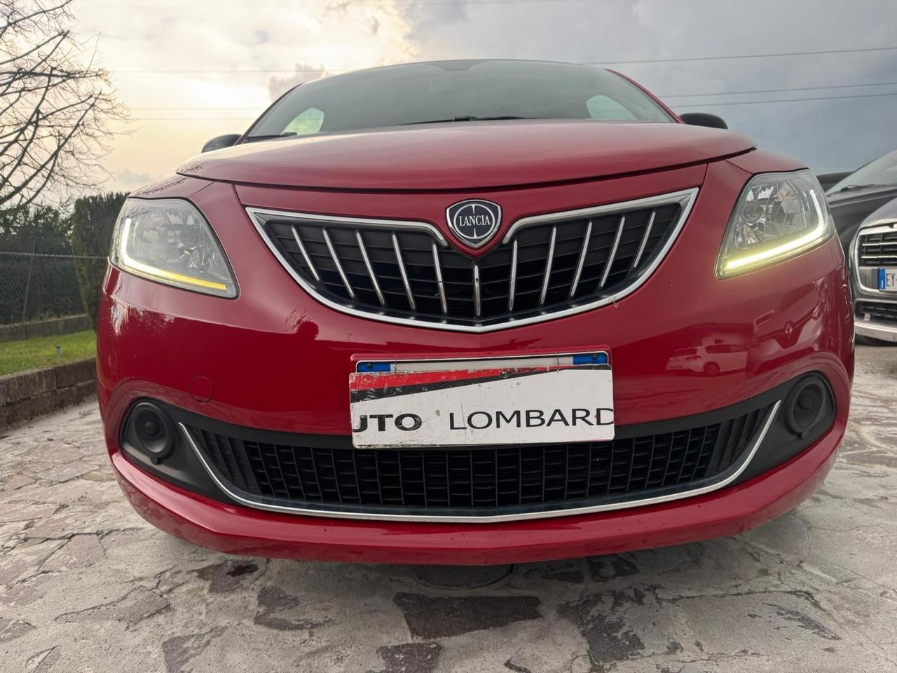 Lancia Ypsilon 1.0 FireFly 5 porte S&S Hybrid Ecochic Gold neopatentati