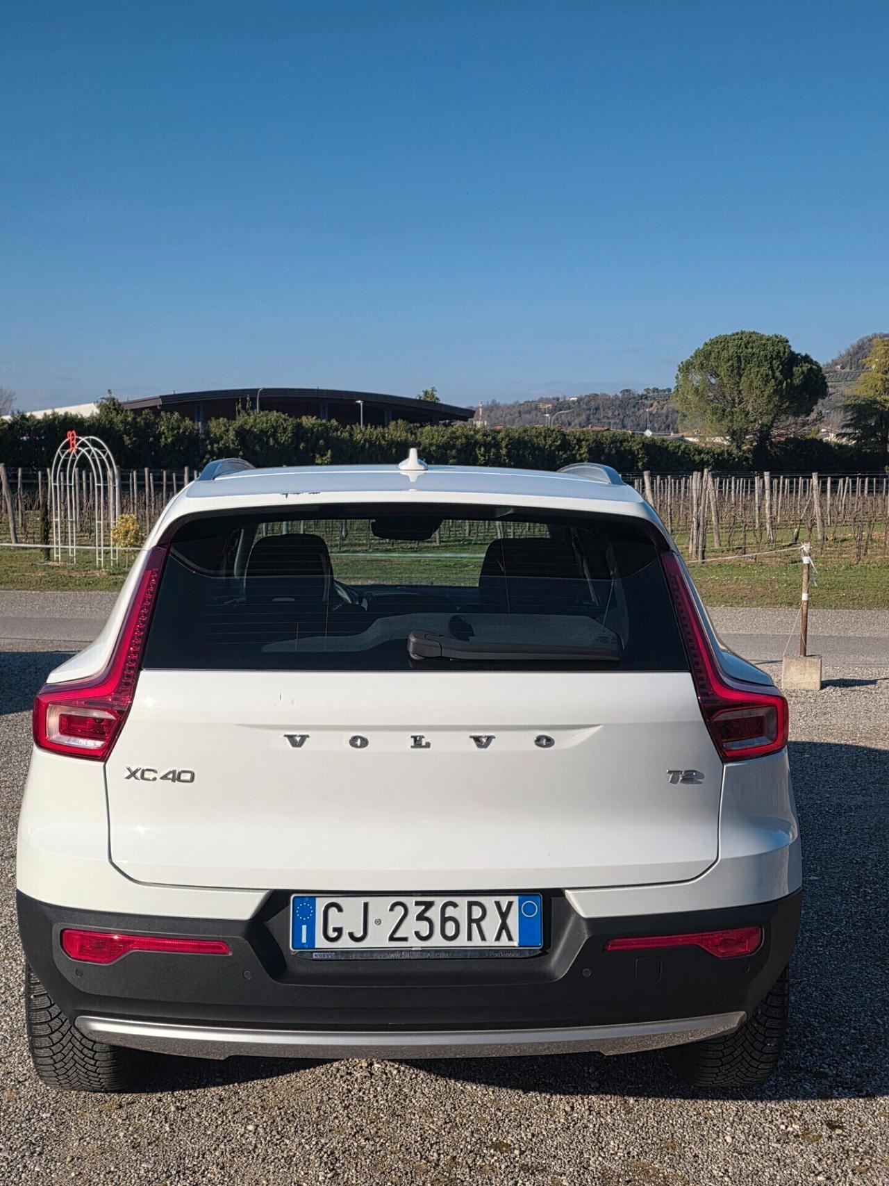 Volvo XC40 T2 Business FINANZIABILE
