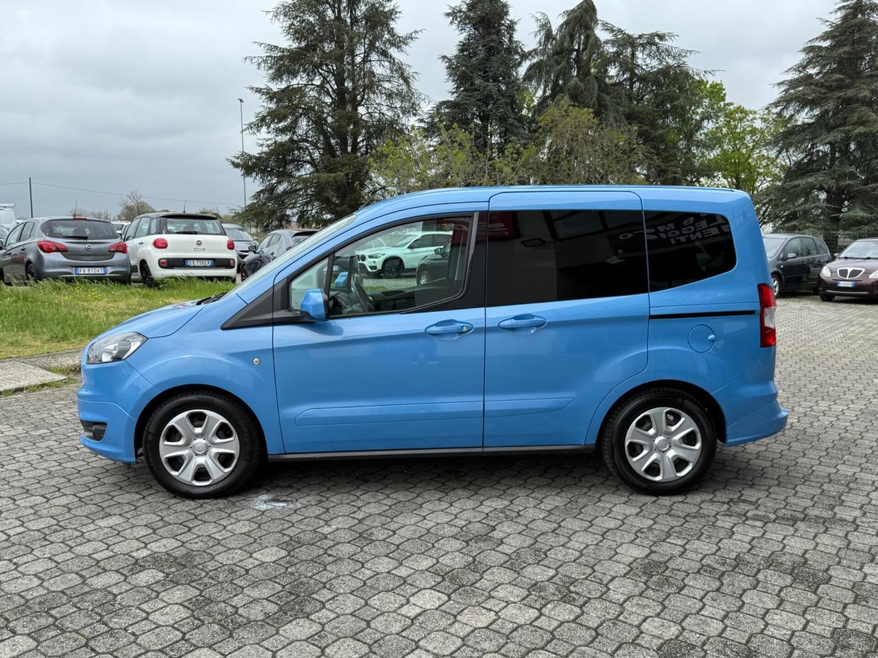 Ford Tourneo Courier 1.0 b.|NEOPATENTATI