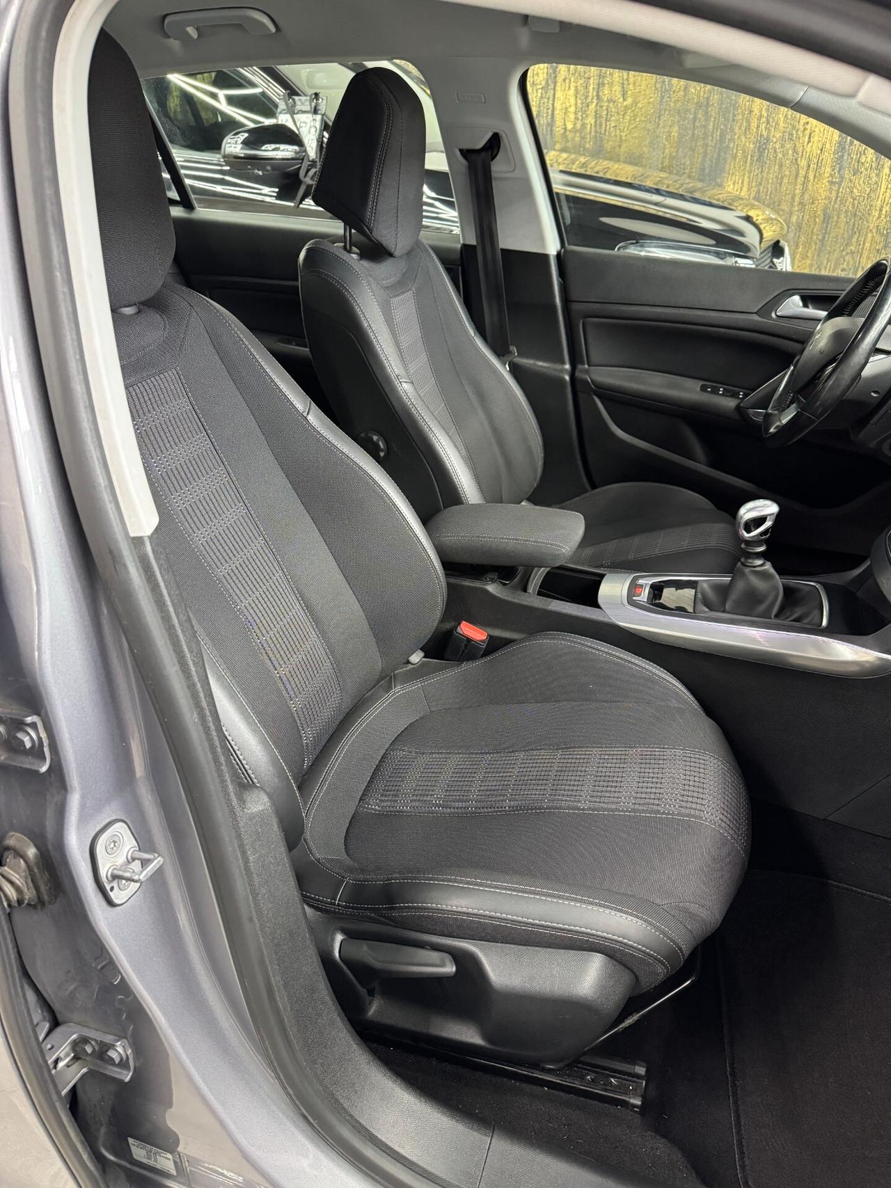 Peugeot 308 BlueHDi 130 S&S Allure