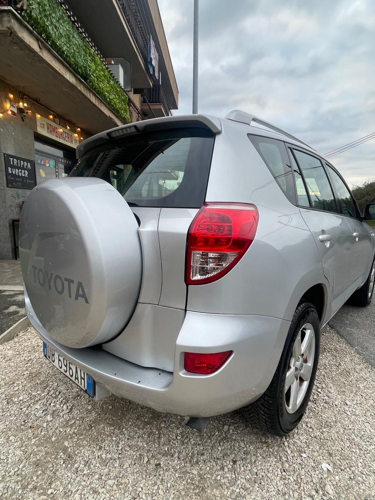 Toyota RAV 4 RAV4 2.2 D-4D 136 CV Luxury GARANTITA