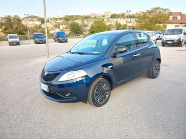 Lancia Ypsilon 1.0 HIBRYD 2021 GOLD