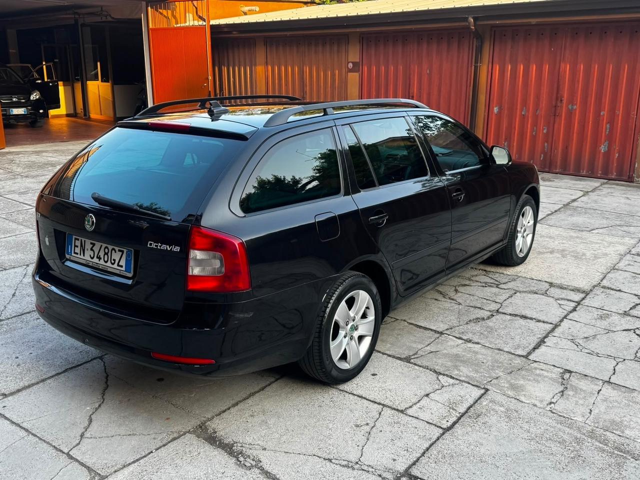 Skoda Octavia 1.6 TDI CR F.AP. Wagon Elegance