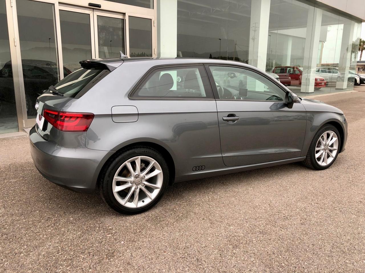 Audi A3 AUDI A3 1.6 TDI S-TRONIC AMBITION 3P