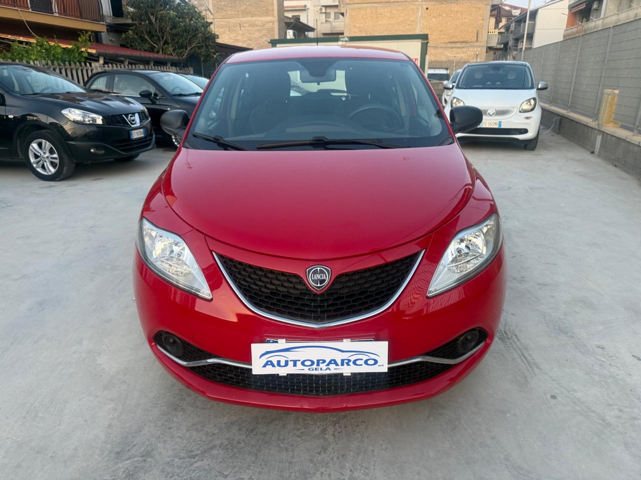 Lancia Ypsilon 1.2 69 CV 5 porte Silver